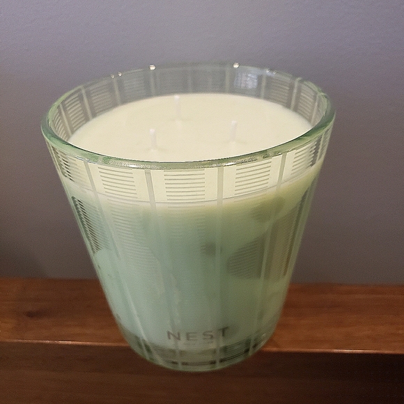 NIB NEST 3-Wick Cucumber & White Sage Candle - Picture 5 of 5